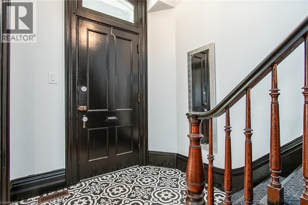 12 PEARL STREET Image 3