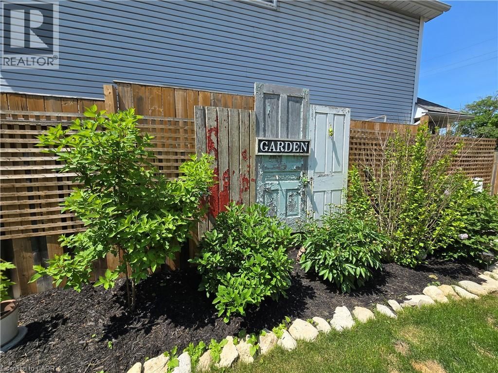 12 PEARL STREET Image 46