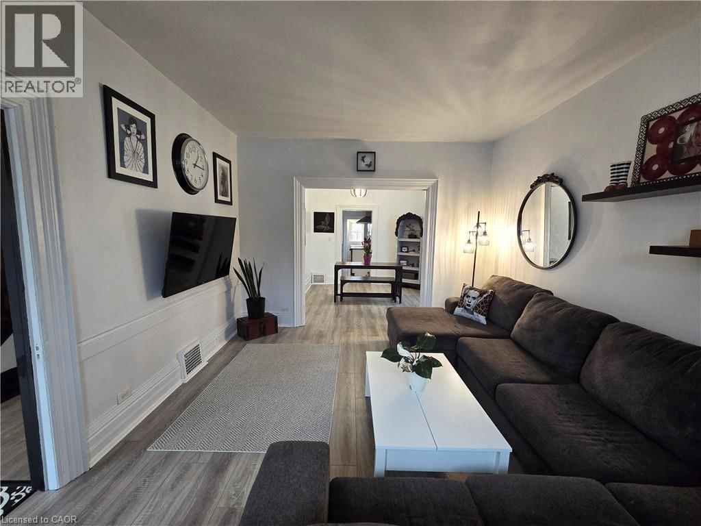 12 PEARL STREET Image 5