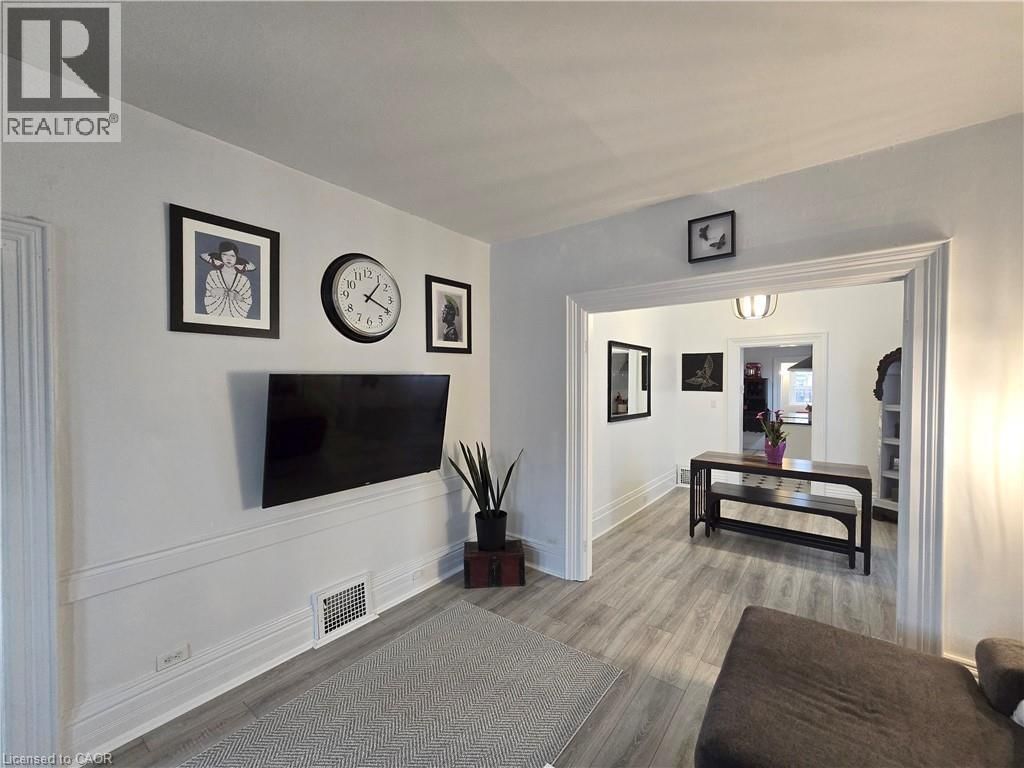 12 PEARL STREET Image 6