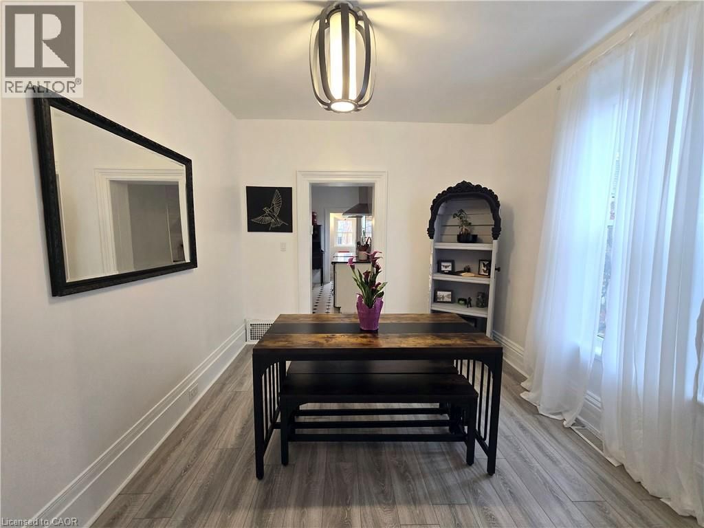 12 PEARL STREET Image 7