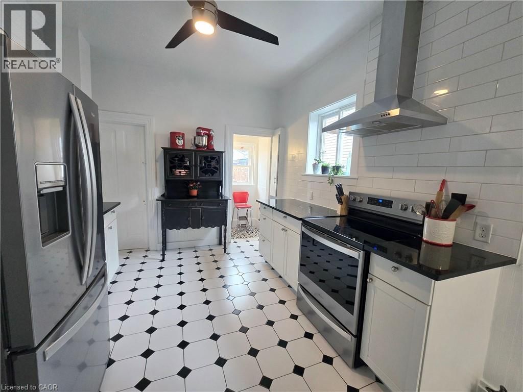 12 PEARL STREET Image 9