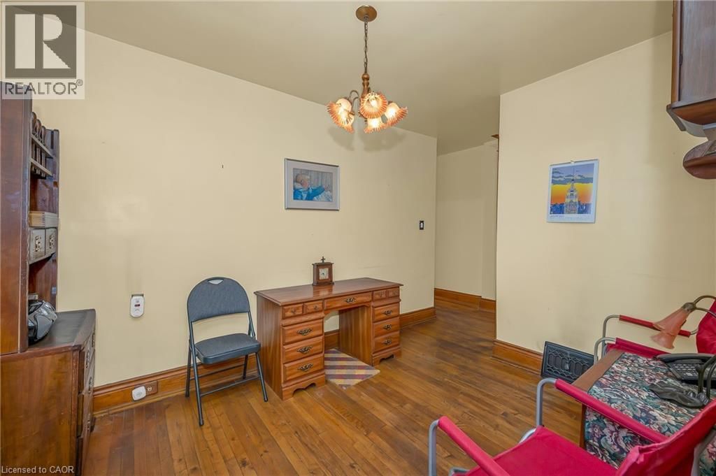 31 GARSIDE AVENUE NORTH Image 19