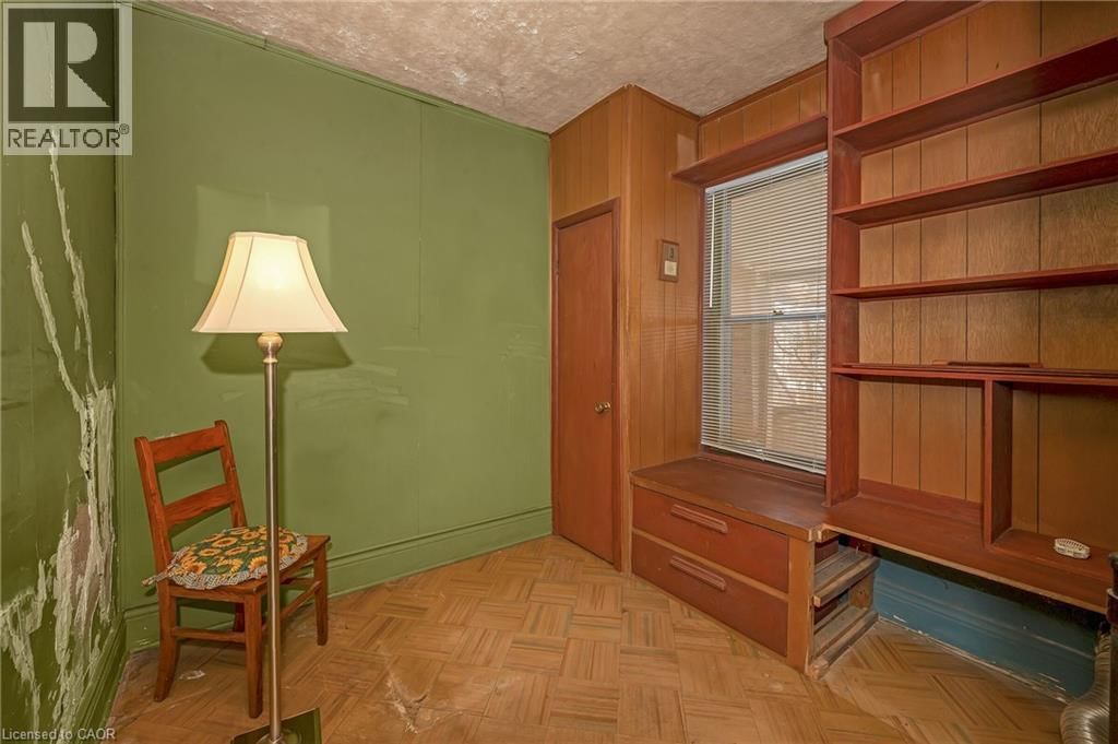 31 GARSIDE AVENUE NORTH Image 25