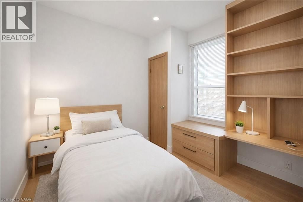 31 GARSIDE AVENUE NORTH Image 26