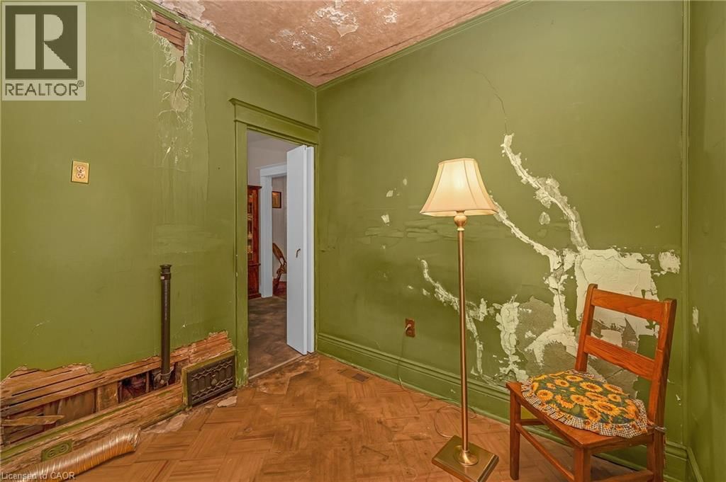 31 GARSIDE AVENUE NORTH Image 27