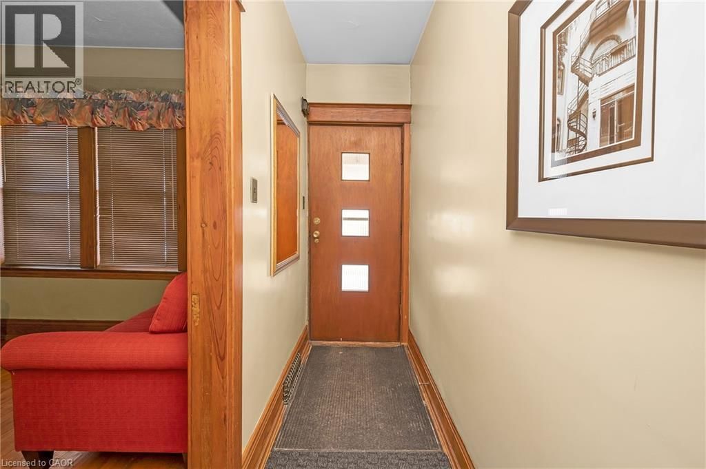 31 GARSIDE AVENUE NORTH Image 9