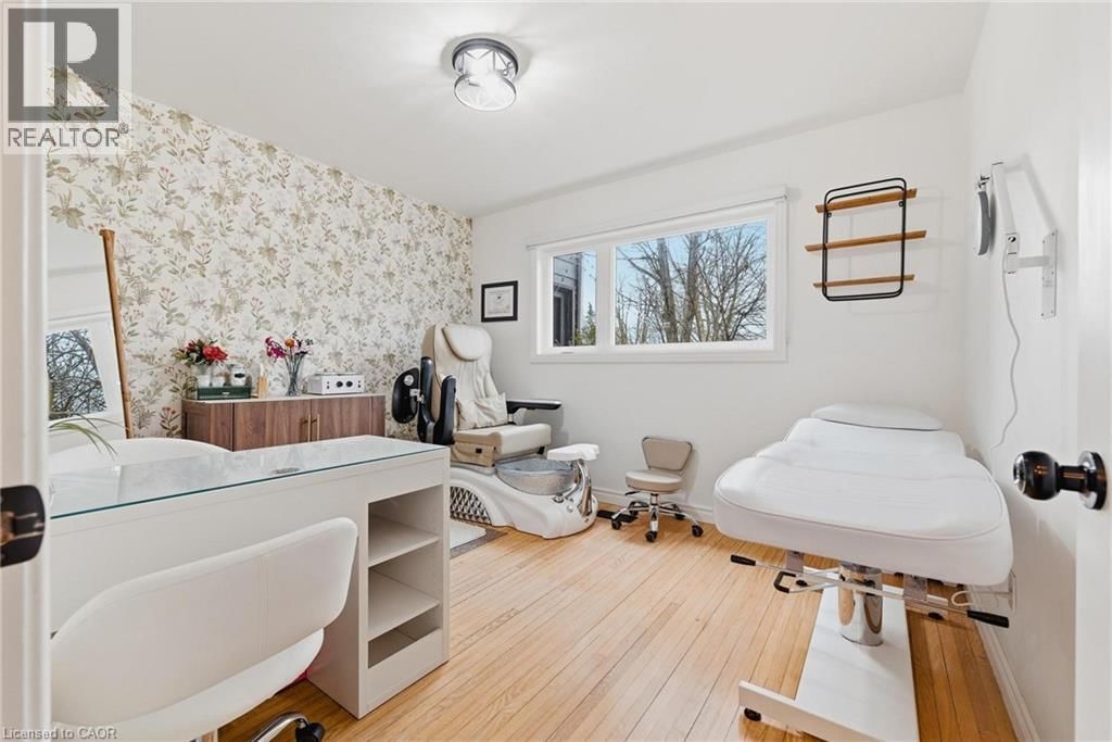 260 BINNING STREET WEST Image 26