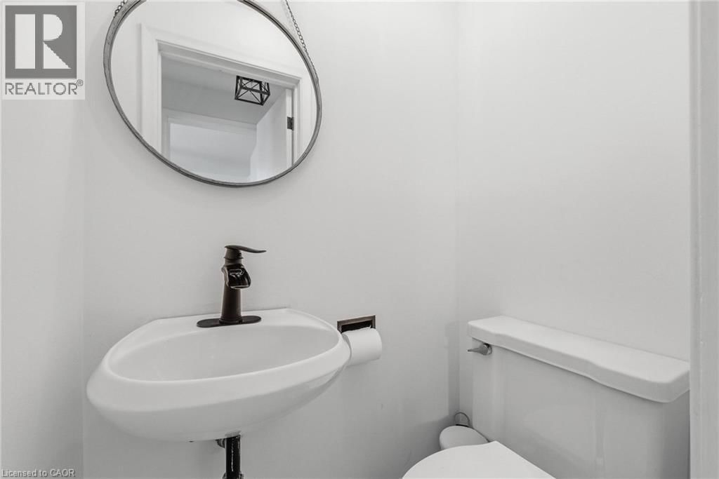 260 BINNING STREET WEST Image 32