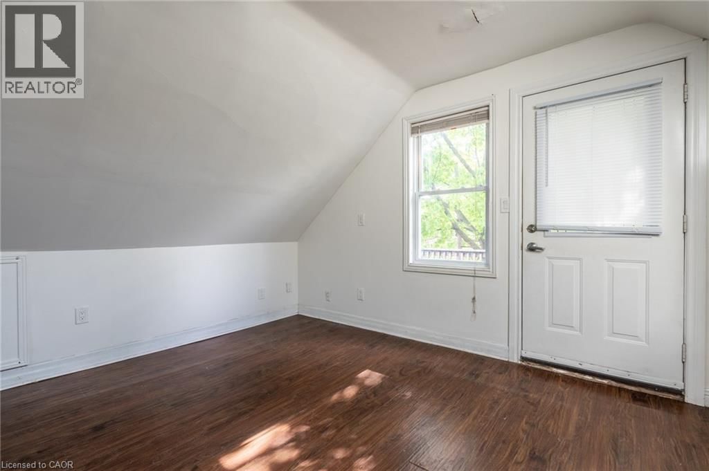 3 - 11 PROCTOR BOULEVARD Image 10