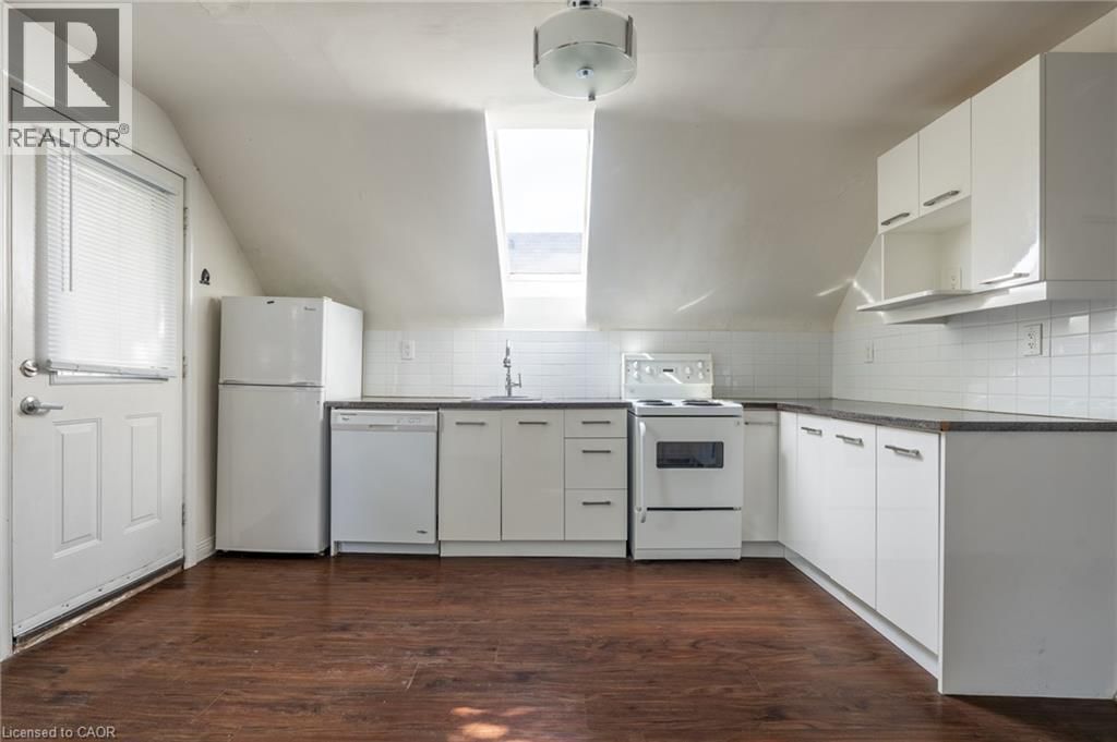 3 - 11 PROCTOR BOULEVARD Image 7