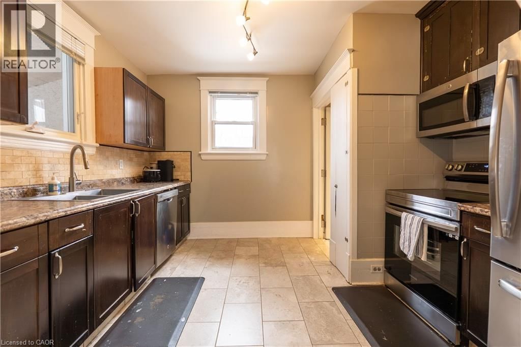 293 CHARETTE STREET Image 10