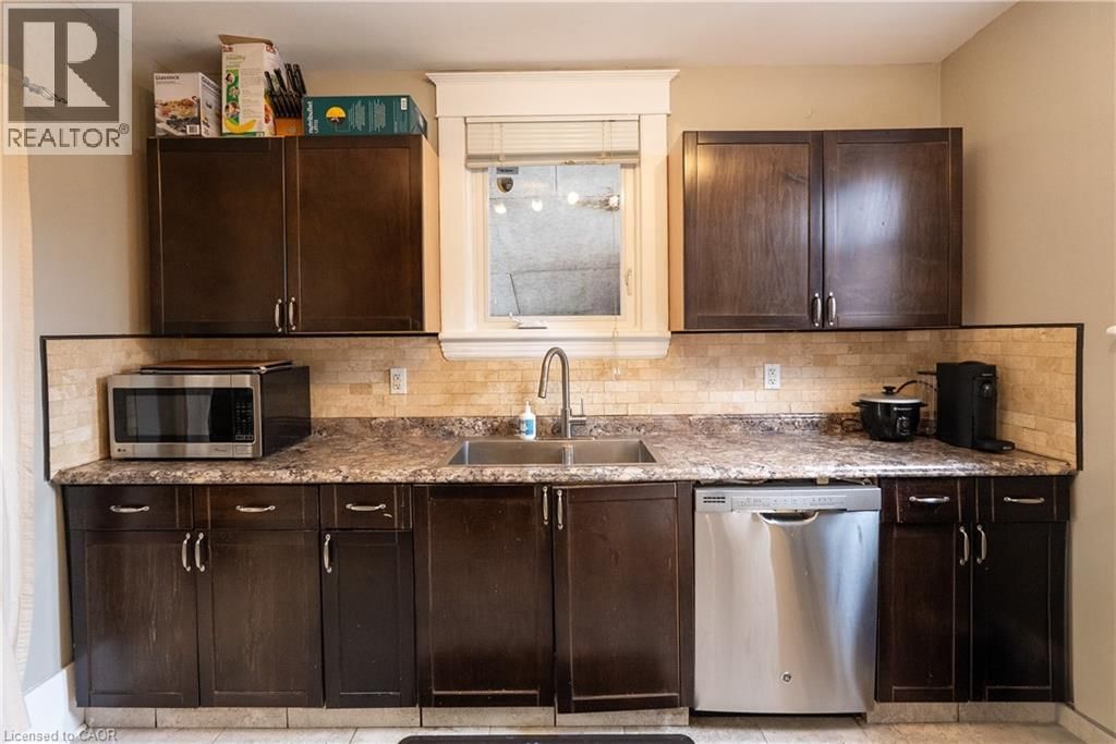 293 CHARETTE STREET Image 13