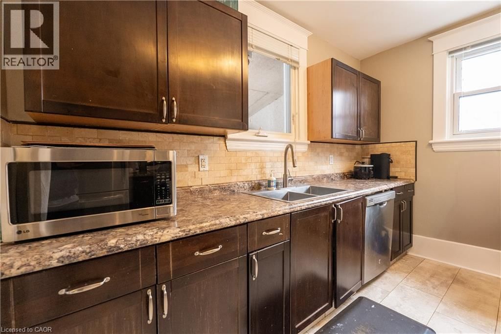 293 CHARETTE STREET Image 14