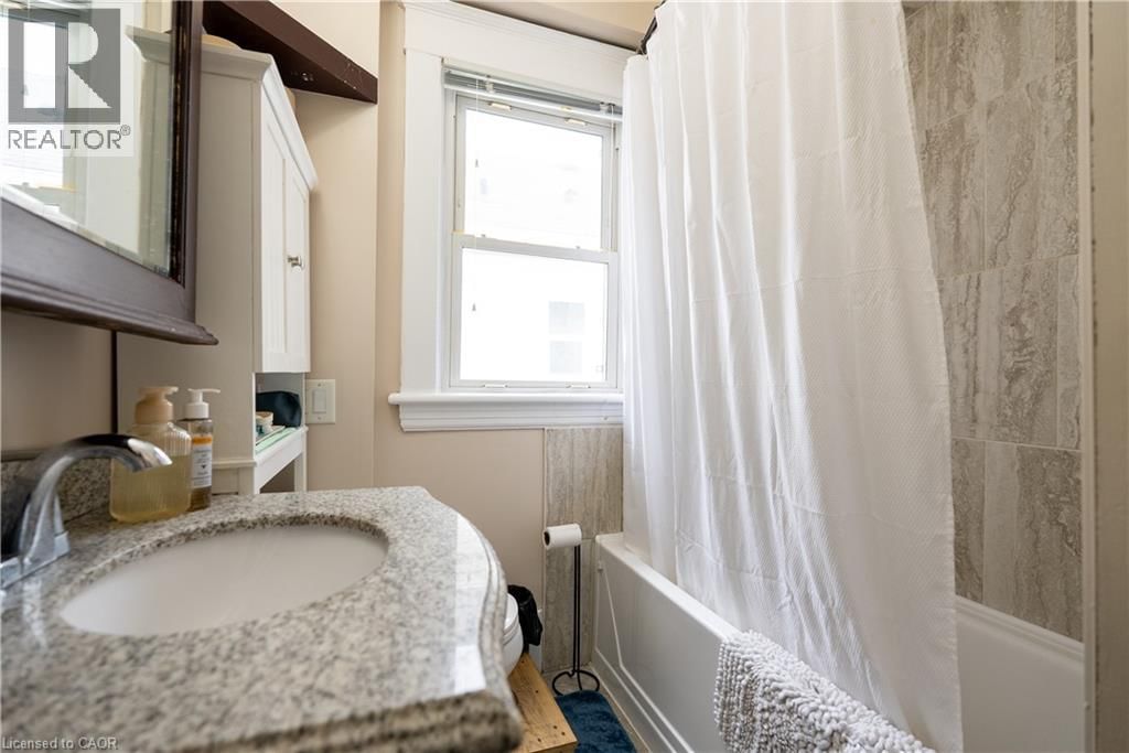 293 CHARETTE STREET Image 17