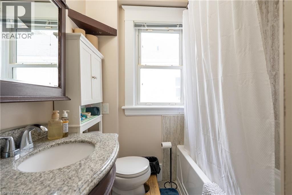 293 CHARETTE STREET Image 18