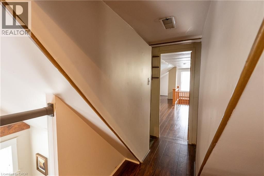 293 CHARETTE STREET Image 23