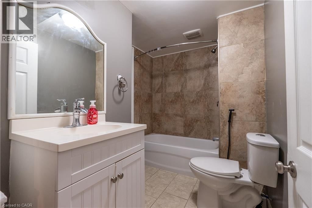 293 CHARETTE STREET Image 31