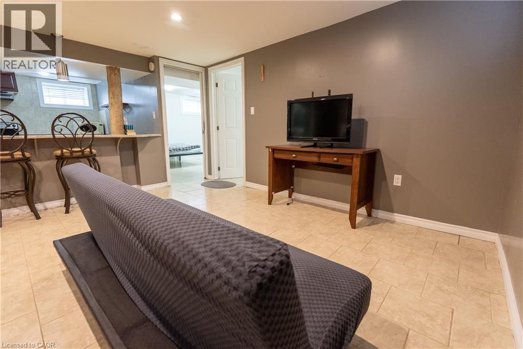 293 CHARETTE STREET Image 35