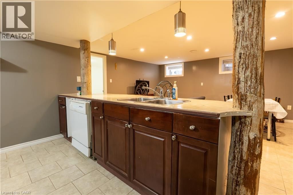 293 CHARETTE STREET Image 38