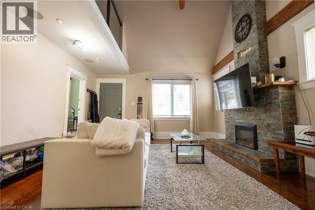 293 CHARETTE STREET Image 4