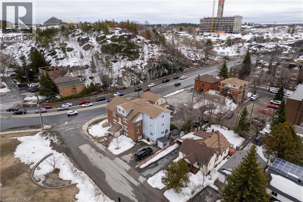 293 CHARETTE STREET Image 41