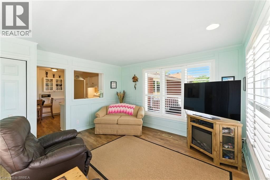 207 ROBINSON ROAD Image 14