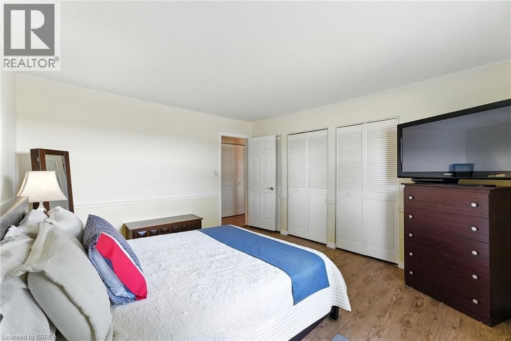 207 ROBINSON ROAD Image 16