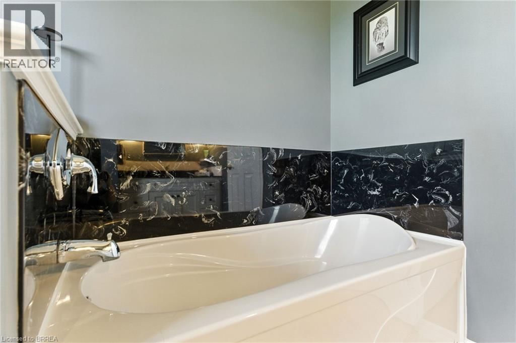 207 ROBINSON ROAD Image 19