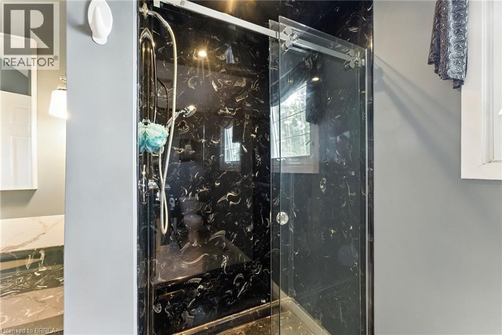 207 ROBINSON ROAD Image 20