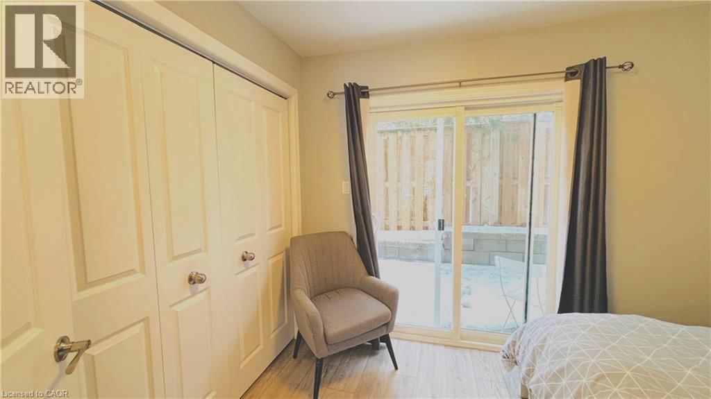 6 - 122 COURTLAND AVENUE EAST Image 12