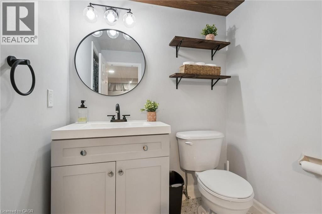 3 - 106 WOODLAWN ROAD EAST Image 17