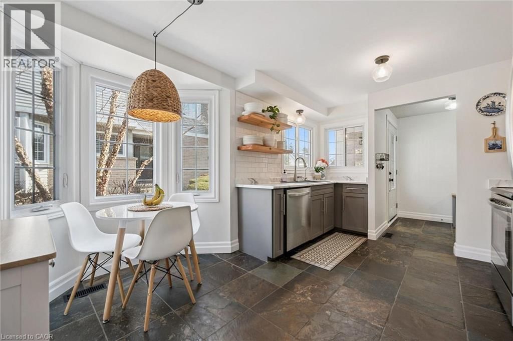 3 - 106 WOODLAWN ROAD EAST Image 4