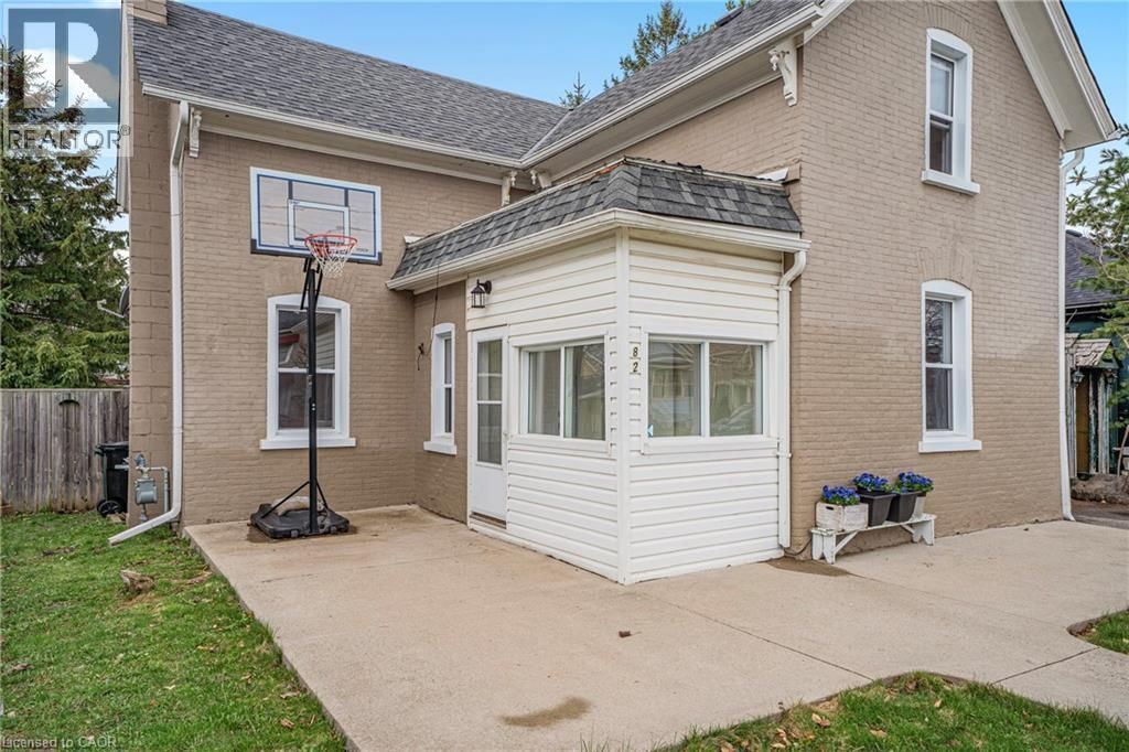 82 BOND STREET Image 12