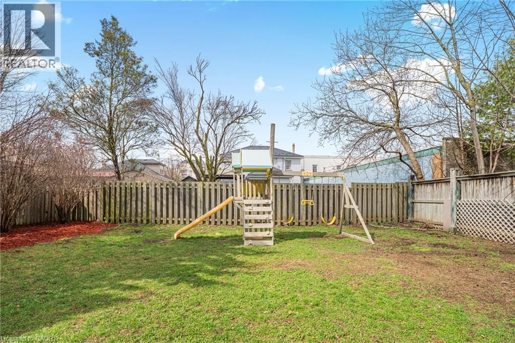 82 BOND STREET Image 13