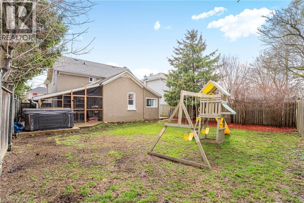 82 BOND STREET Image 14