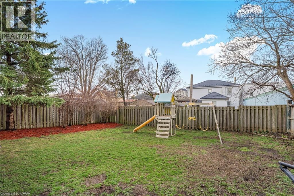 82 BOND STREET Image 16