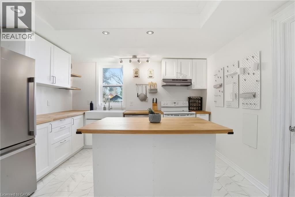 82 BOND STREET Image 18