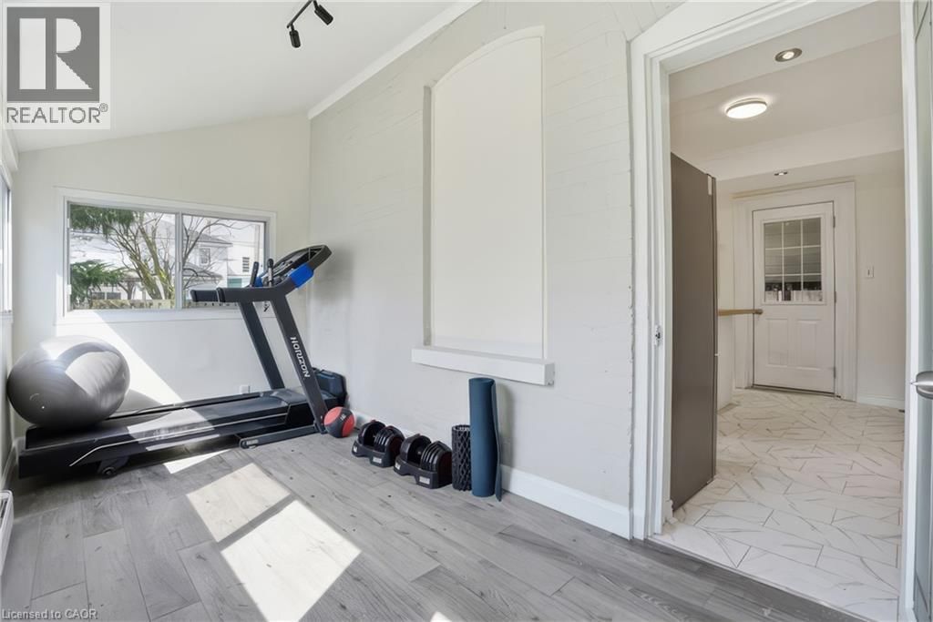 82 BOND STREET Image 19