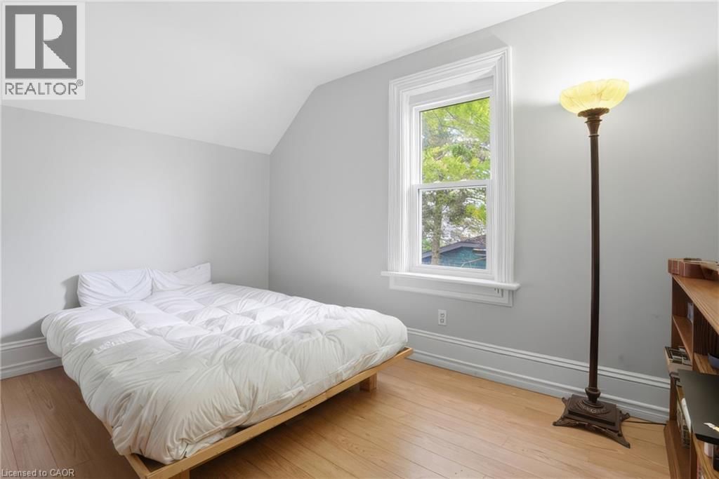 82 BOND STREET Image 28