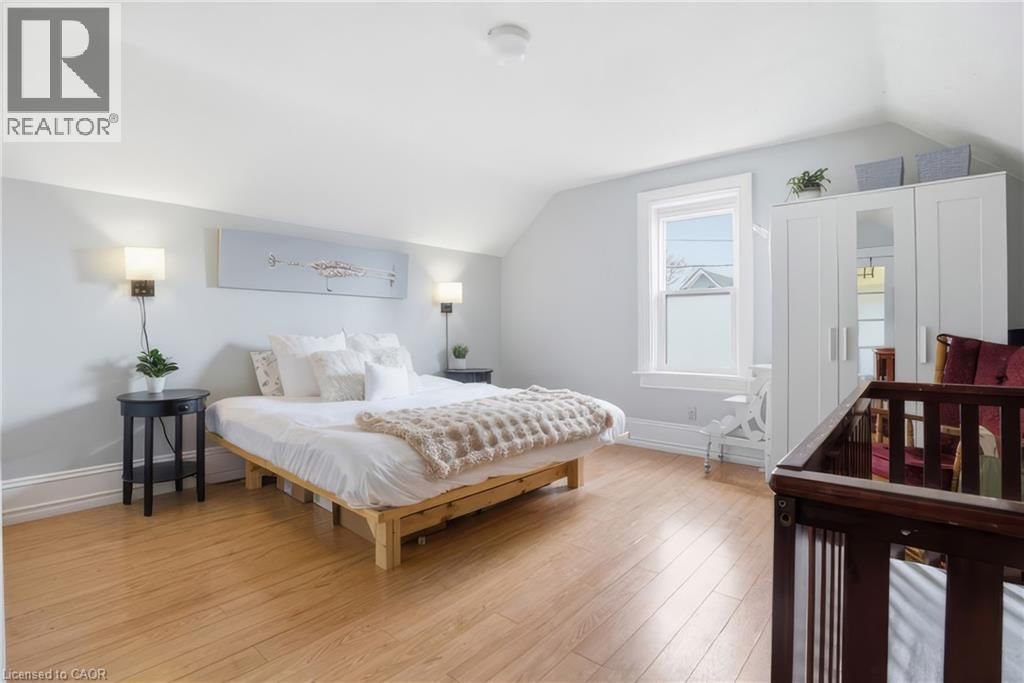 82 BOND STREET Image 29