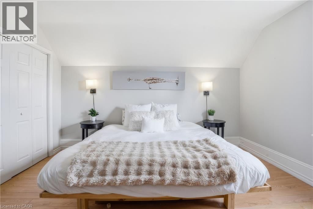 82 BOND STREET Image 30