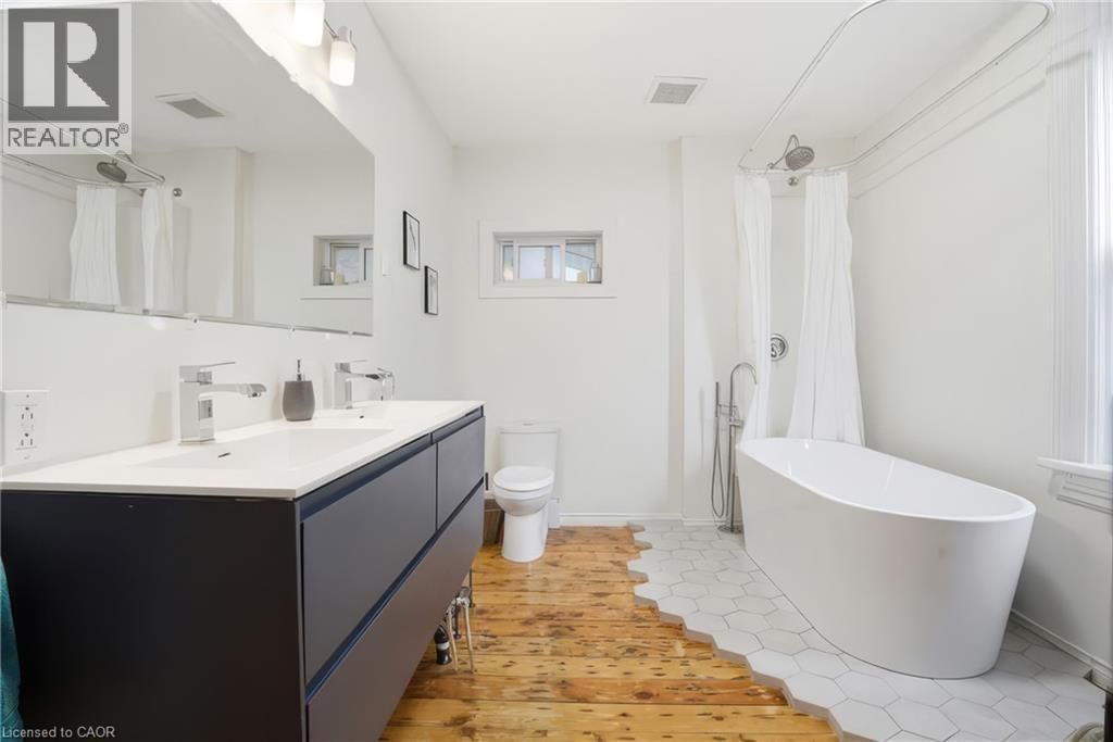 82 BOND STREET Image 32