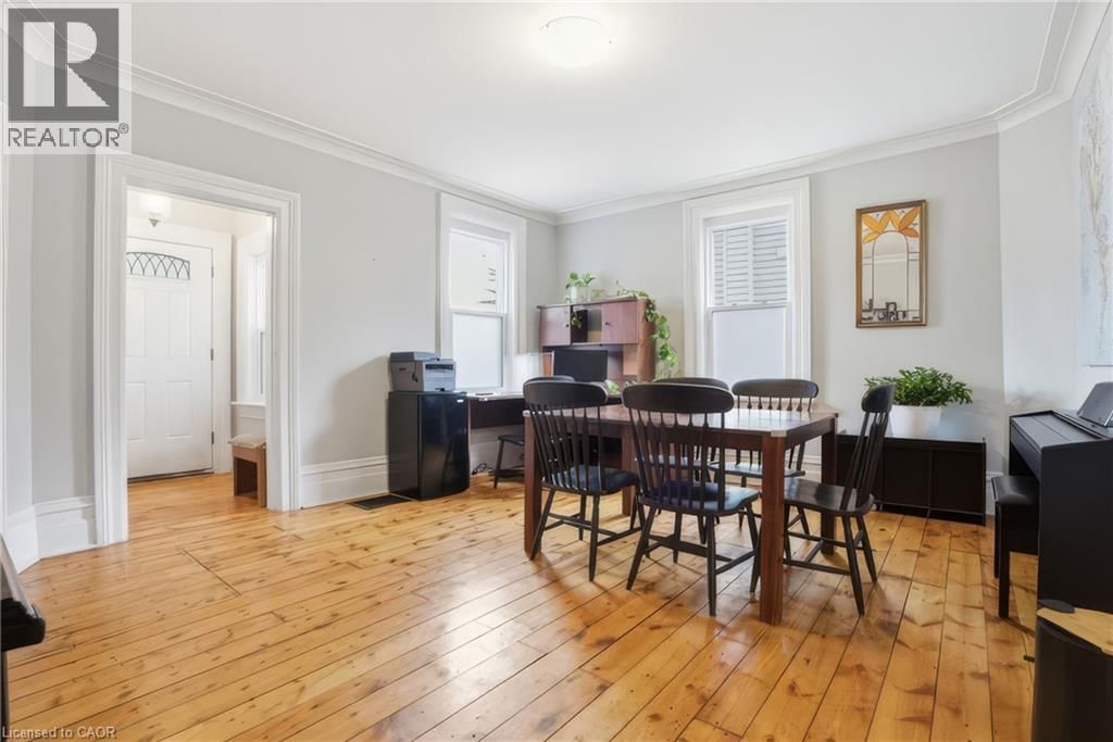 82 BOND STREET Image 36