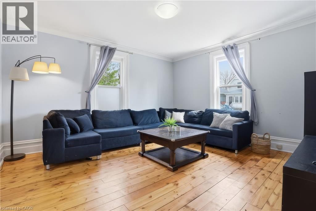 82 BOND STREET Image 6