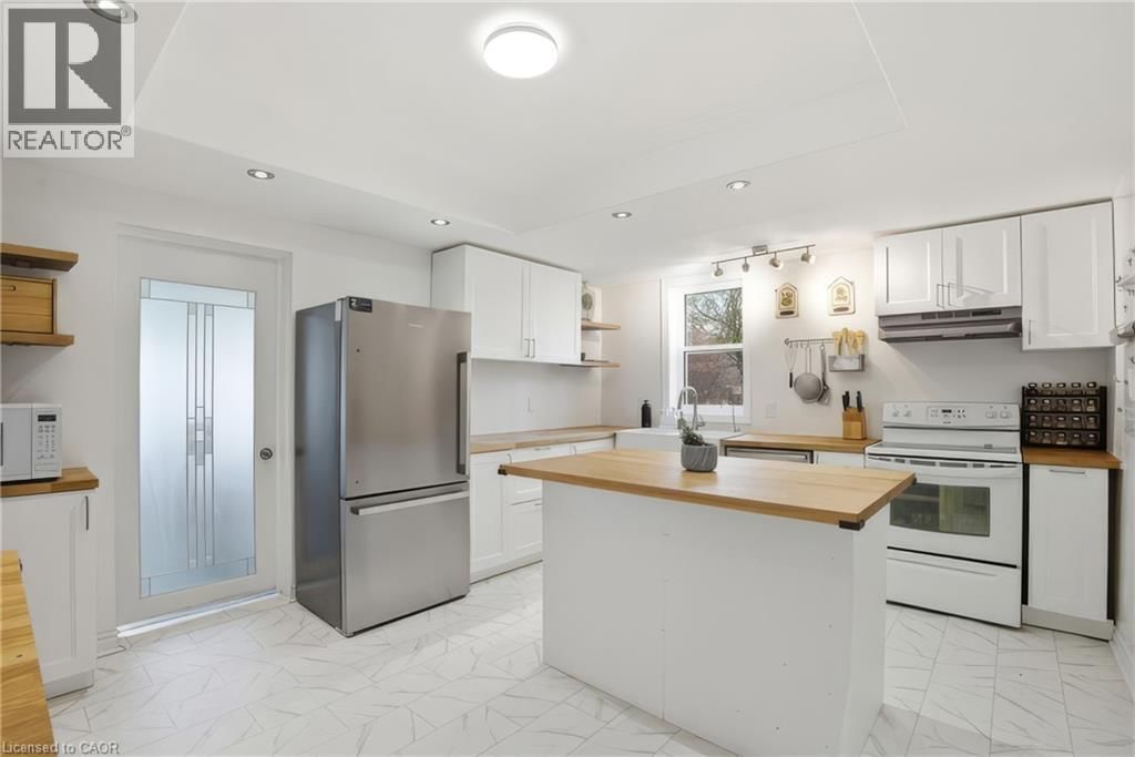 82 BOND STREET Image 7