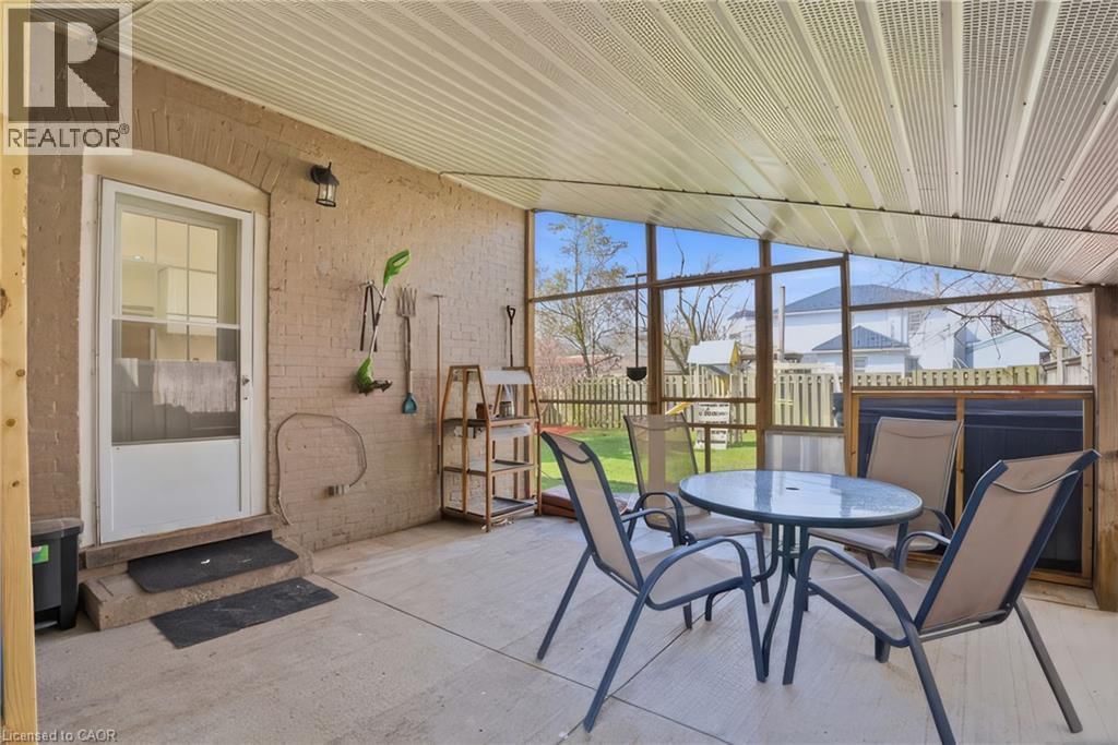 82 BOND STREET Image 9