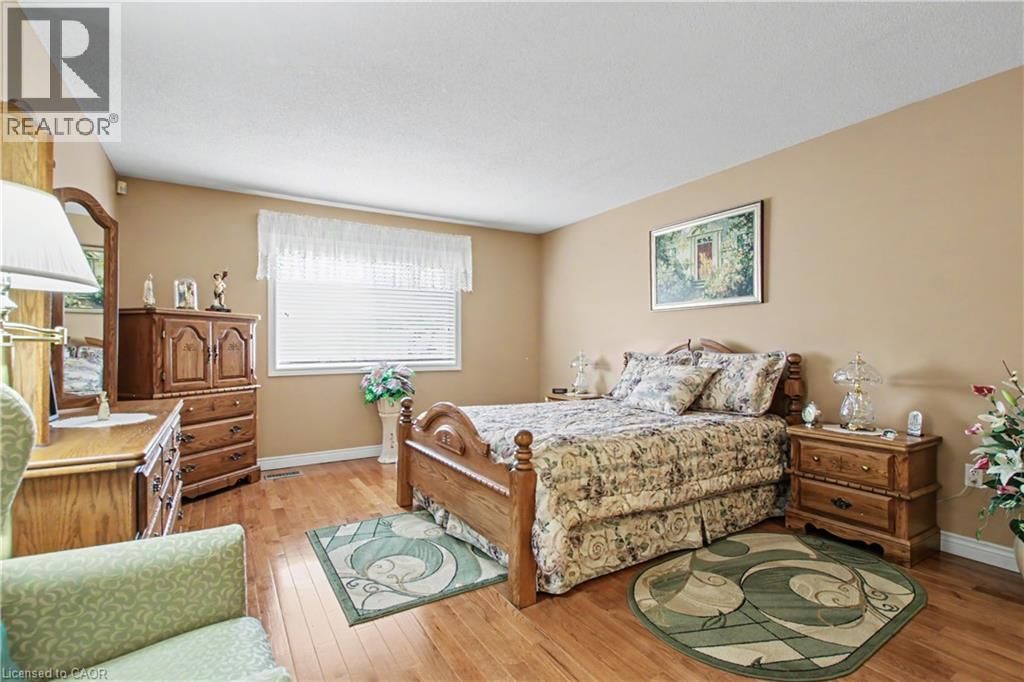 98 BEASLEY CRESCENT Image 17