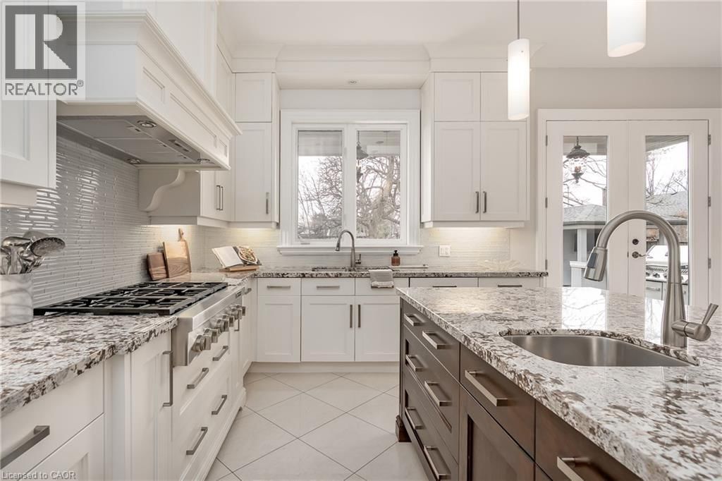 594 MAPLEHURST AVENUE Image 15