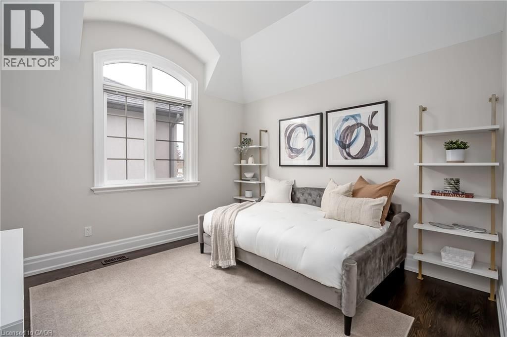 594 MAPLEHURST AVENUE Image 31